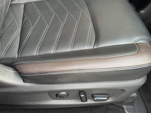 Used 2024 Nissan Pathfinder Platinum AWD/4WD image 8