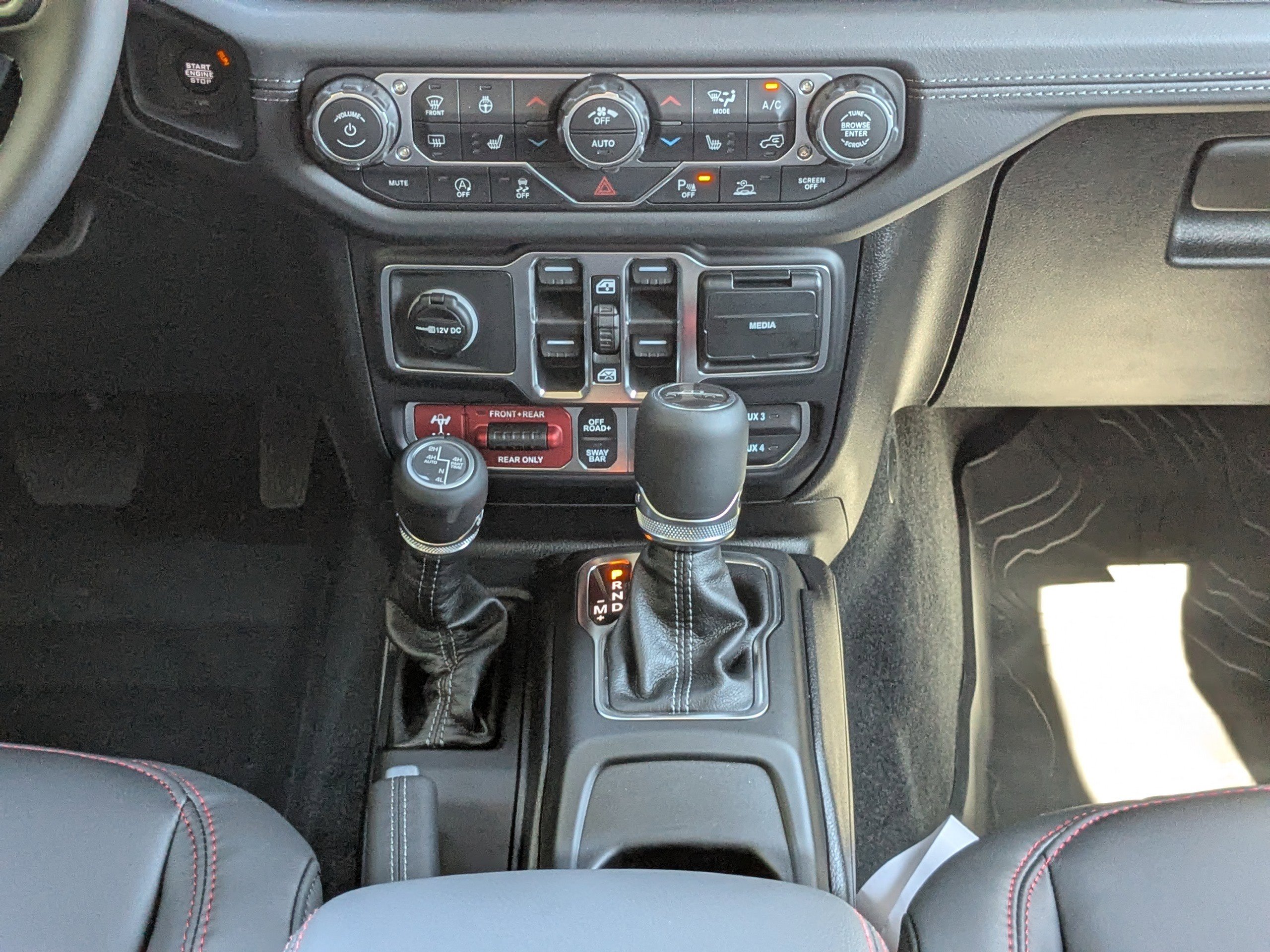 New 2026 Jeep Gladiator Rubicon AWD/4WD image 17