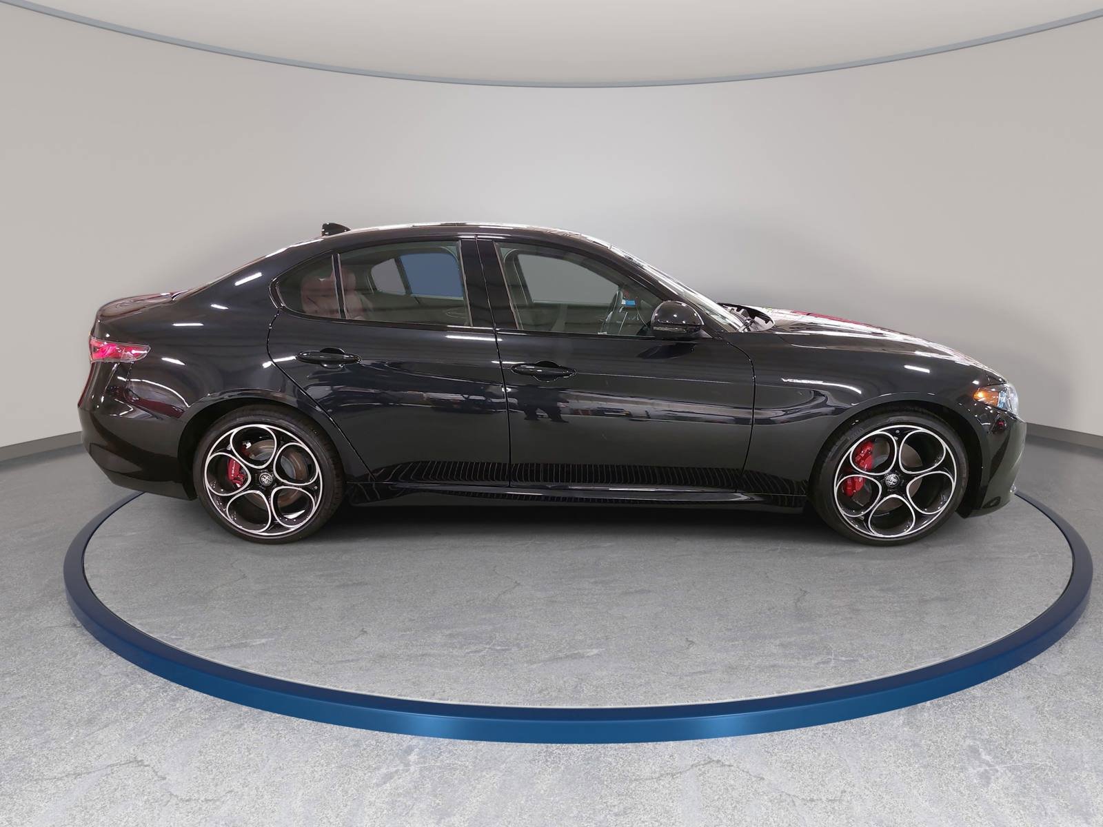 New 2025 Alfa Romeo Giulia w/ Veloce Package Rwd image 4