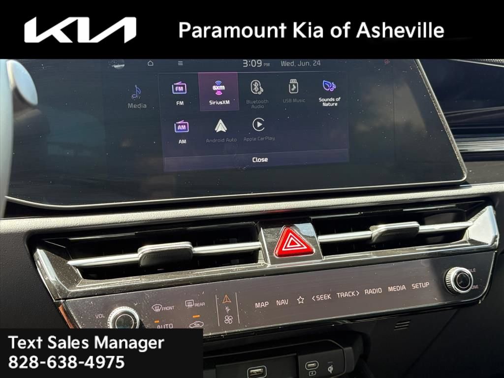 Certified 2025 Kia Niro FWD image 11
