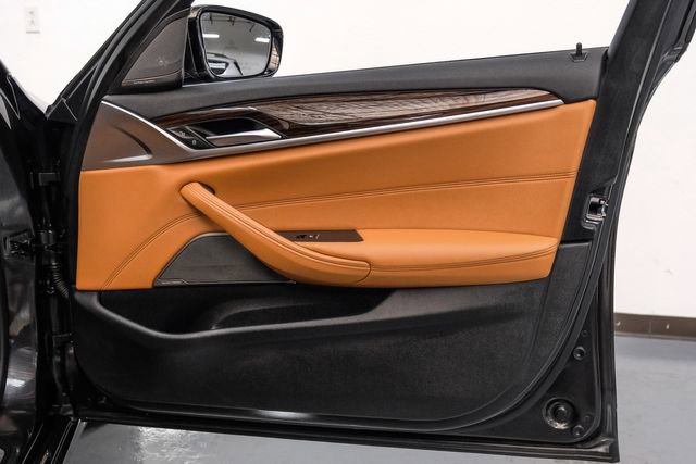 Used 2022 BMW 530e w/ Premium Package image 45