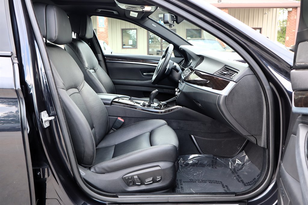 Used 2014 BMW 550i xDrive Sedan AWD/4WD image 17
