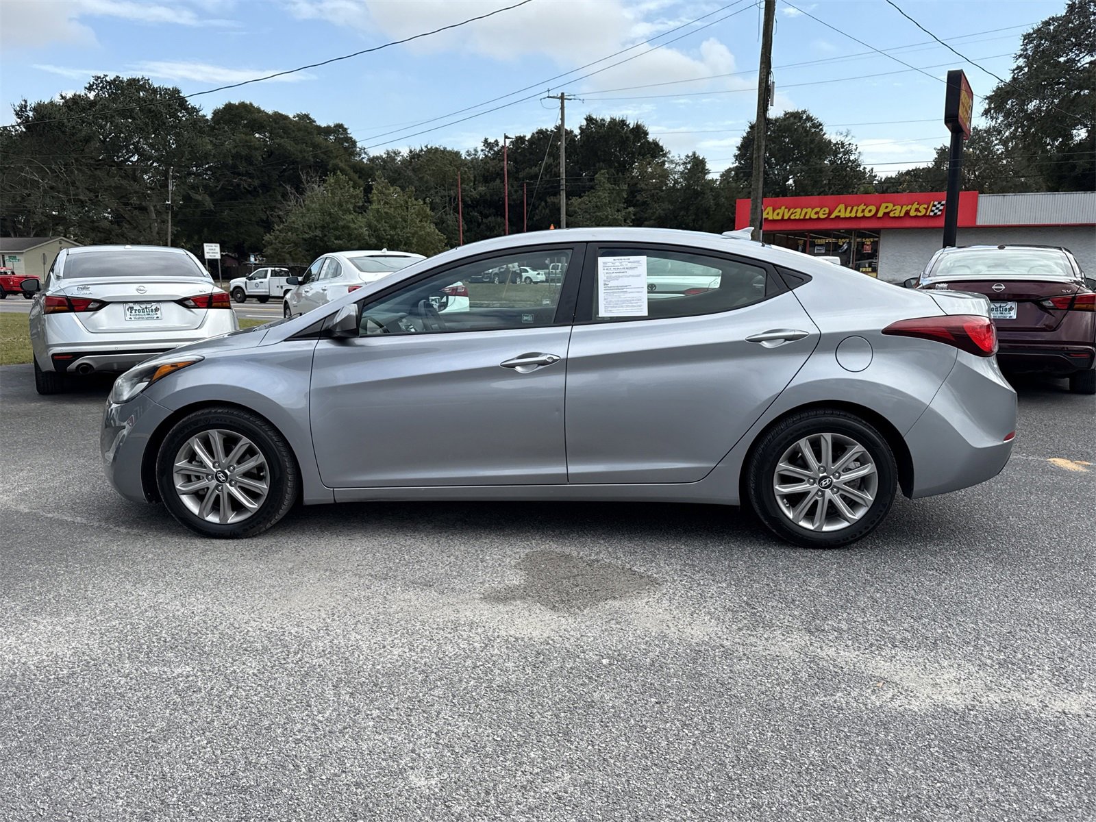 Used 2016 Hyundai Elantra SE w/ Option Group 02 image 2