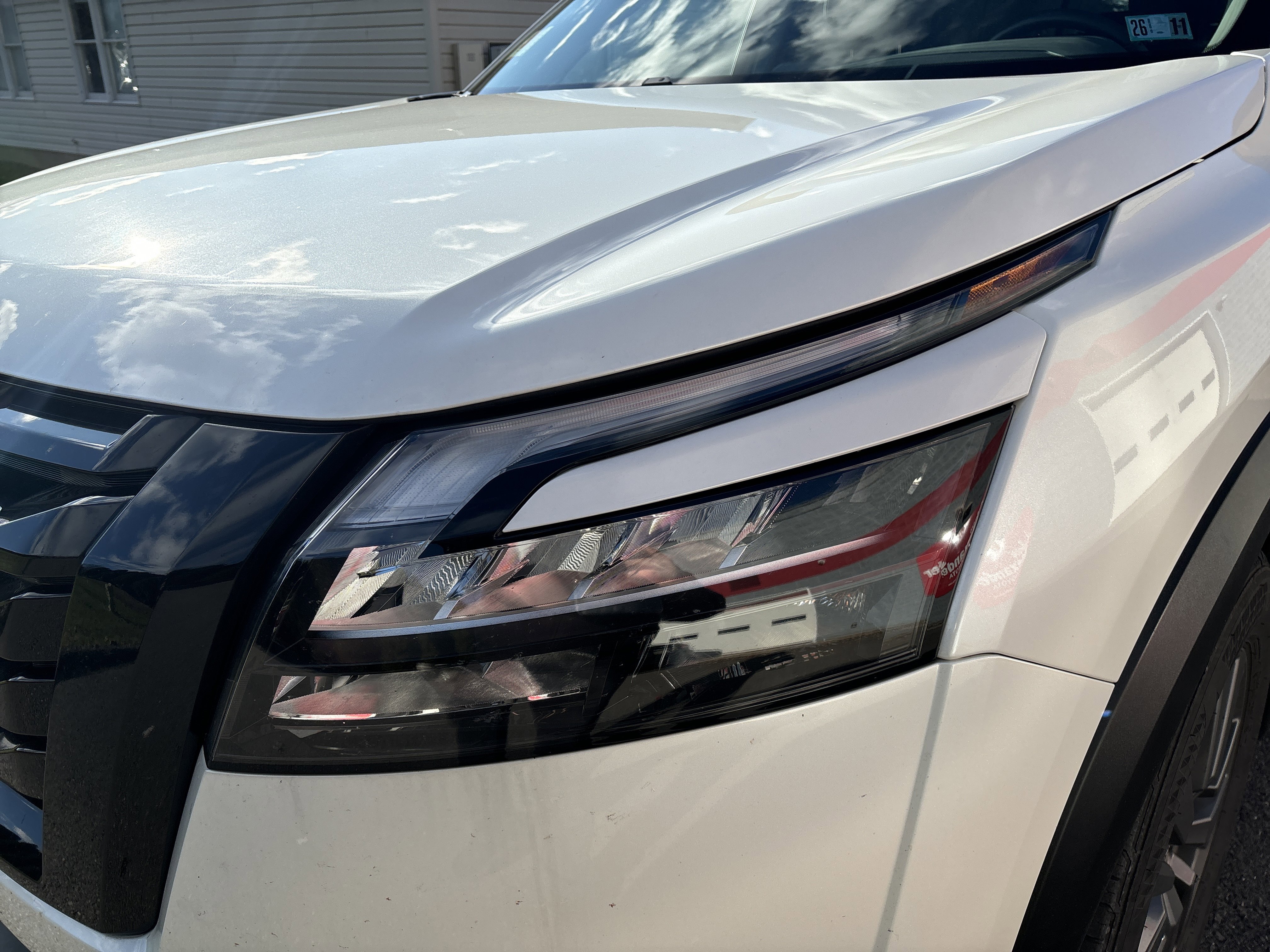 Used 2024 Nissan Pathfinder SV w/ Black Appearance Package image 10