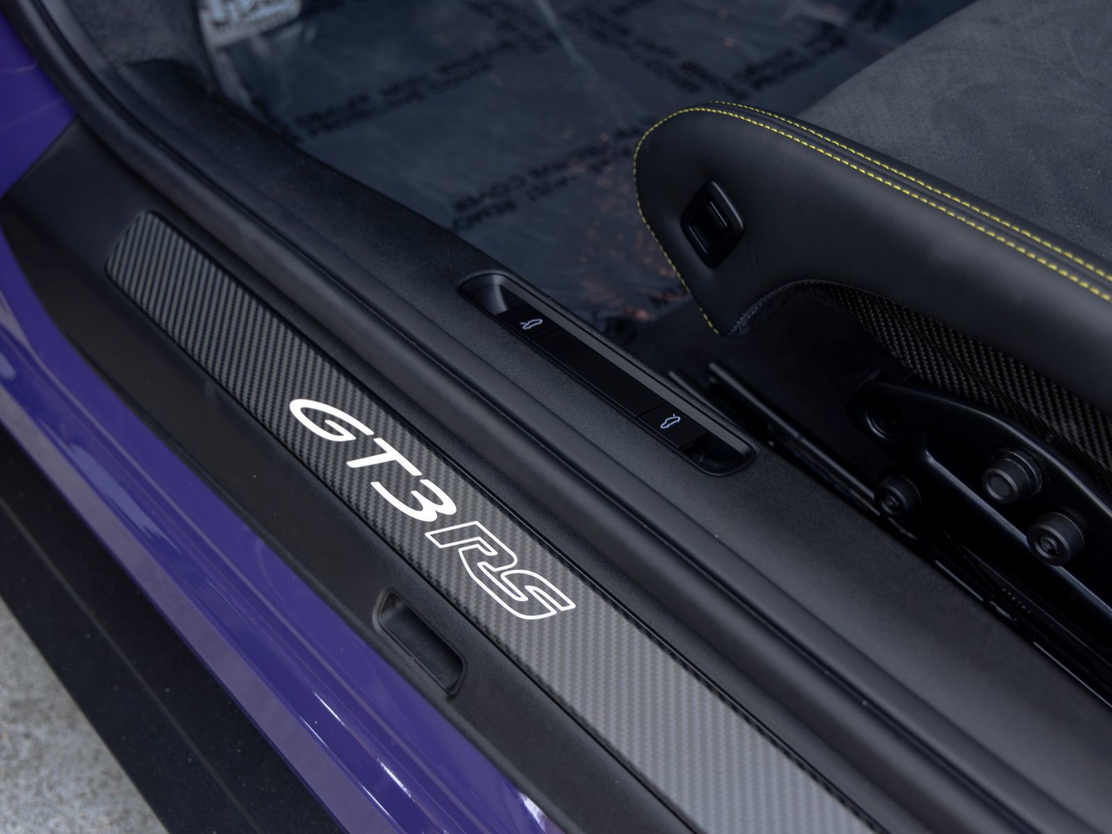 Certified 2025 Porsche 911 GT3 RS image 31