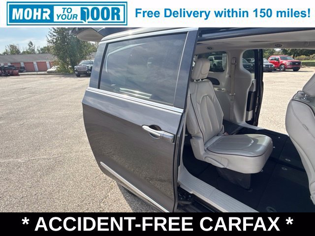 Used 2019 Chrysler Pacifica Limited FWD image 16
