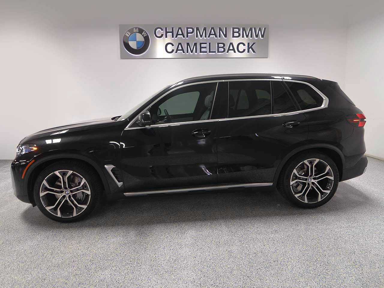 Used 2026 BMW X5 xDrive50e AWD/4WD image 3