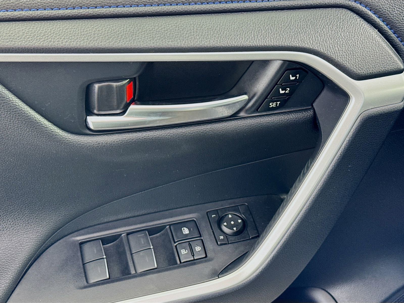 Used 2024 Toyota RAV4 XSE w/ Advanced Technology Package image 15