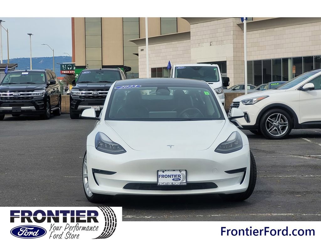 Used 2023 Tesla Model 3 Standard Range image 3