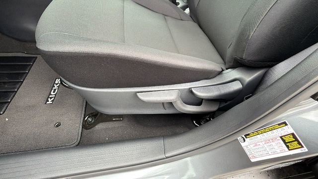 New 2025 Nissan Kicks Play S image 21