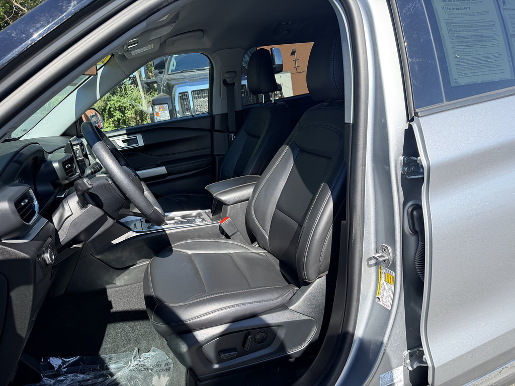Certified 2023 Ford Explorer XLT w/ Equipment Group 202A AWD/4WD image 13