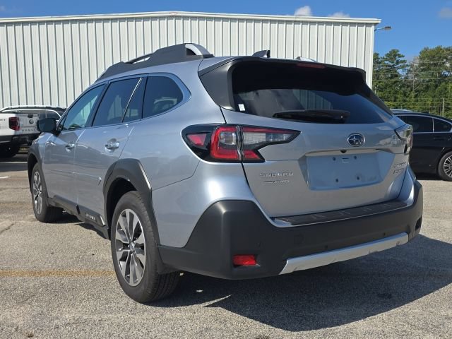 Used 2025 Subaru Outback Touring XT AWD/4WD image 3