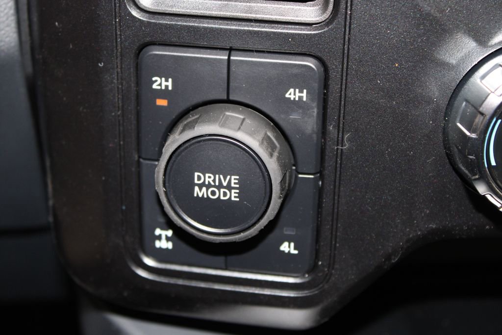 New 2026 Ford F250 Lariat w/ Black Appearance Package image 48