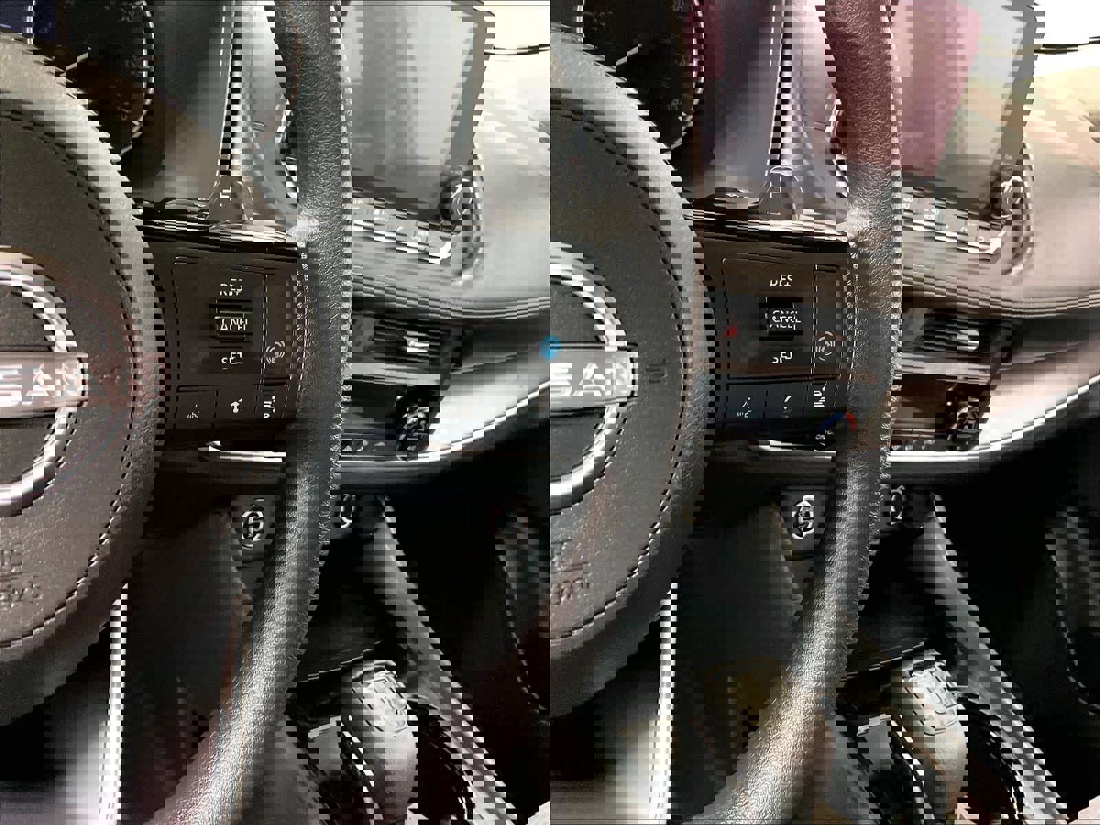 Used 2023 Nissan Rogue SV AWD/4WD image 24