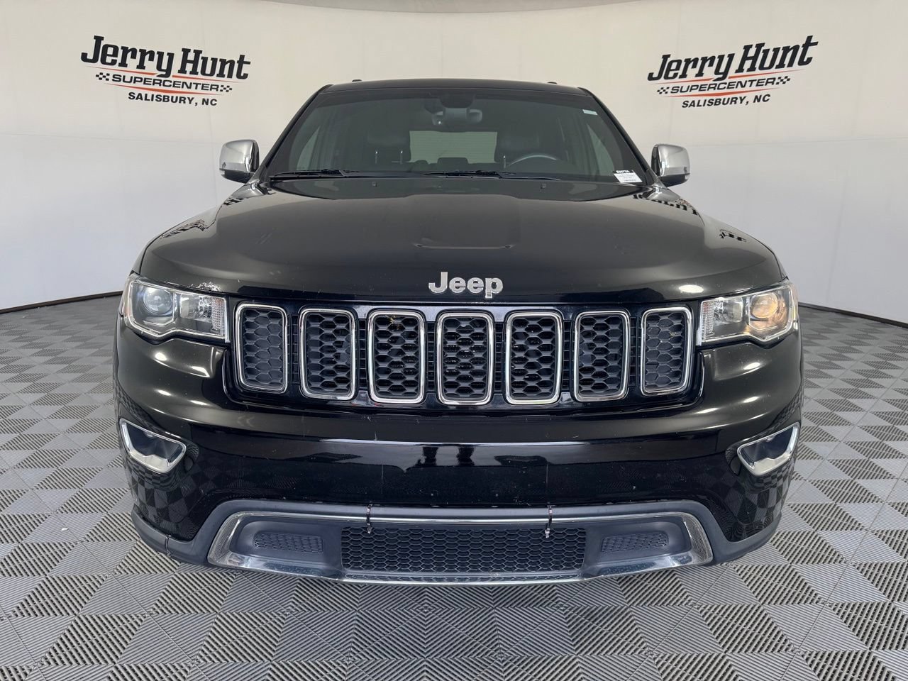 Used 2017 Jeep Grand Cherokee Limited AWD/4WD image 5