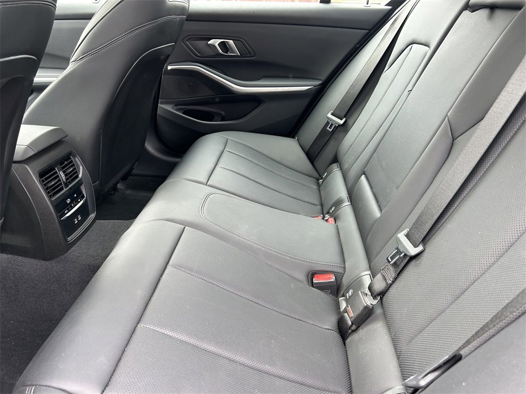 Used 2025 BMW 330i Sedan image 15
