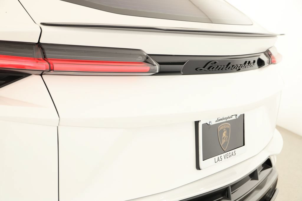 Used 2023 Lamborghini Urus Performante AWD/4WD image 40