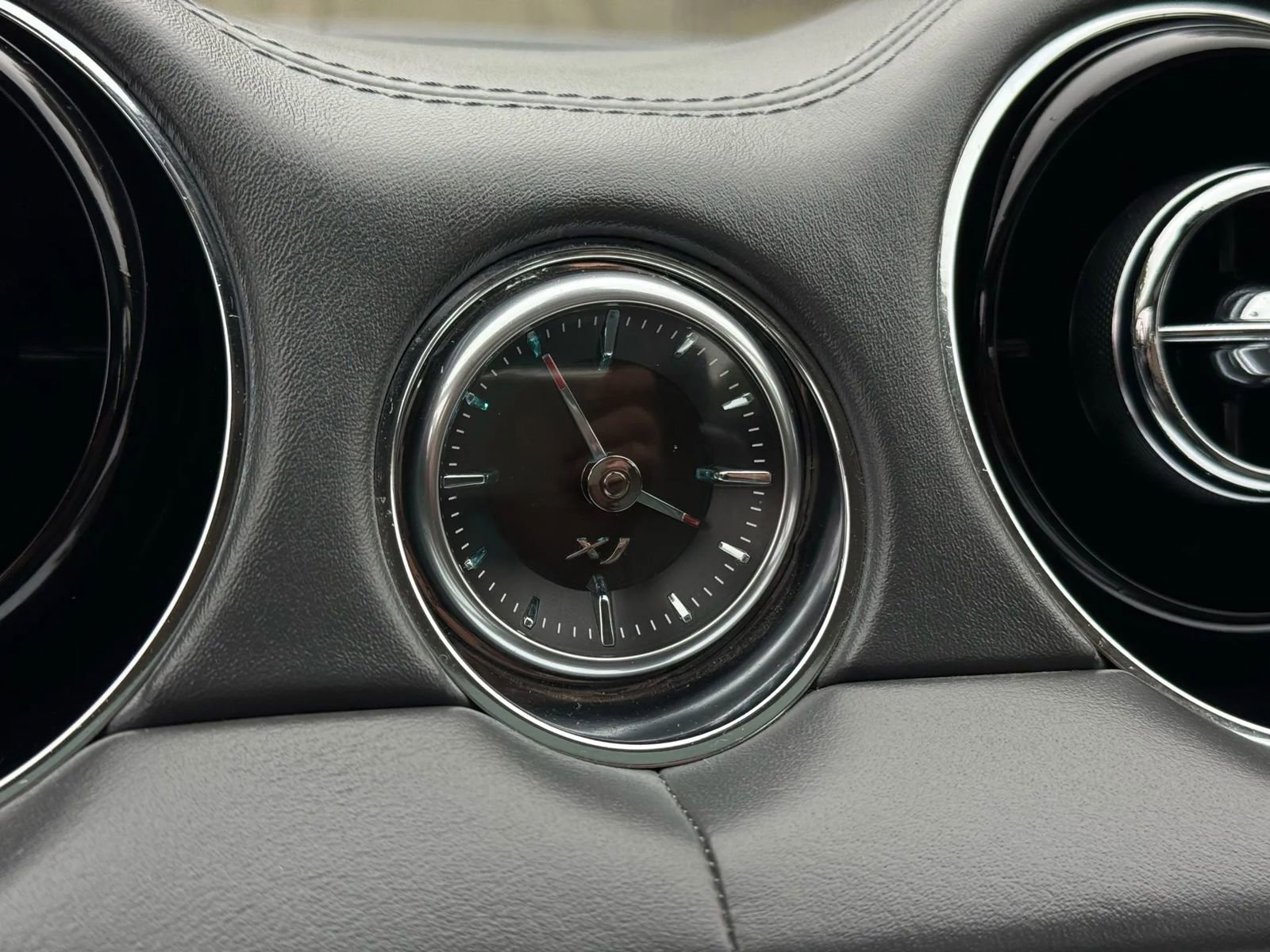 Used 2014 Jaguar XJ L Portfolio image 32