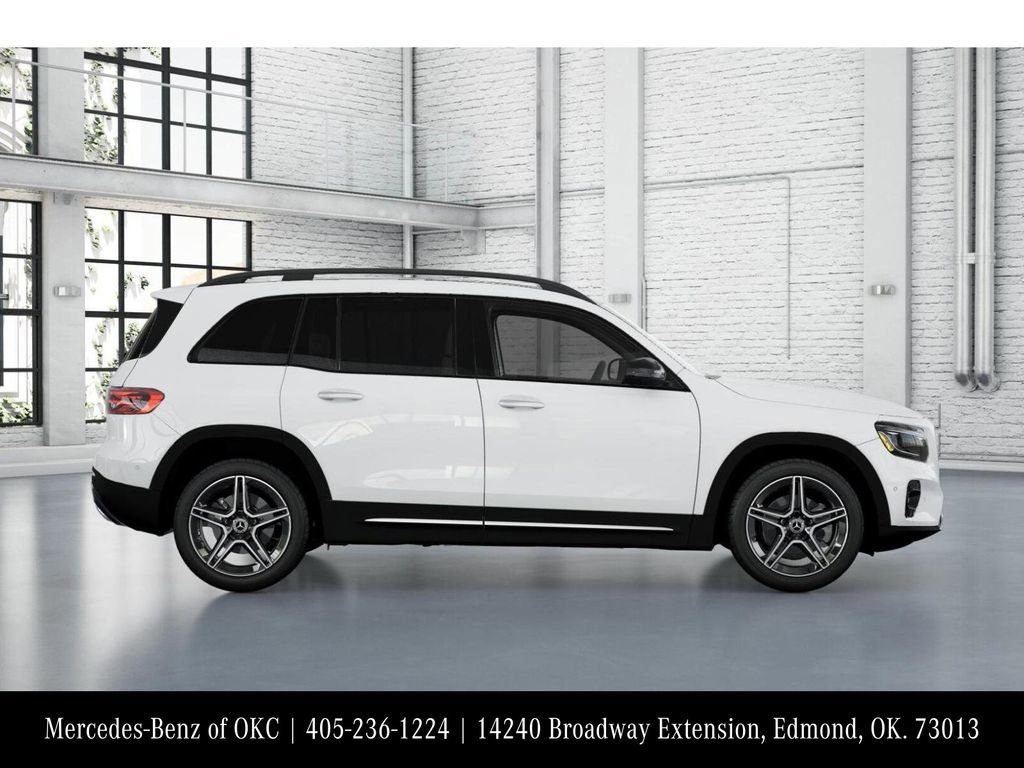 Used 2026 Mercedes-Benz GLB 250 4MATIC image 2