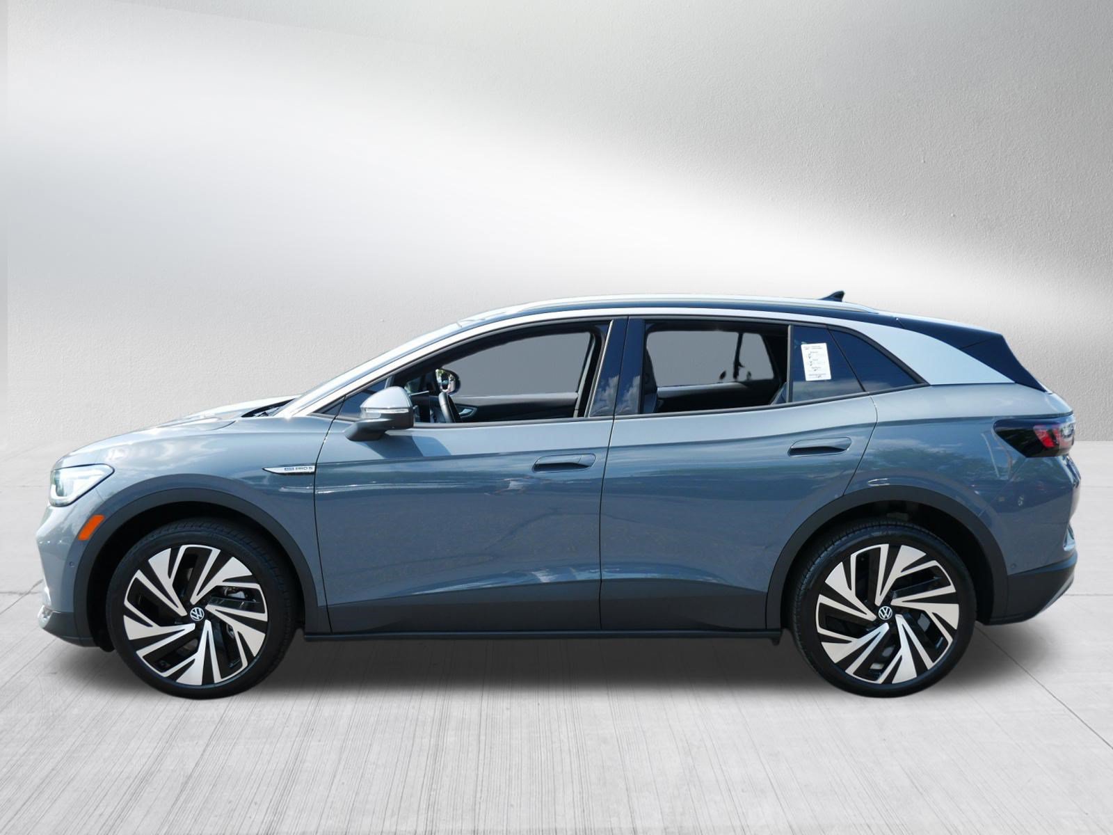 Certified 2025 Volkswagen ID.4 Pro S Plus AWD/4WD image 4