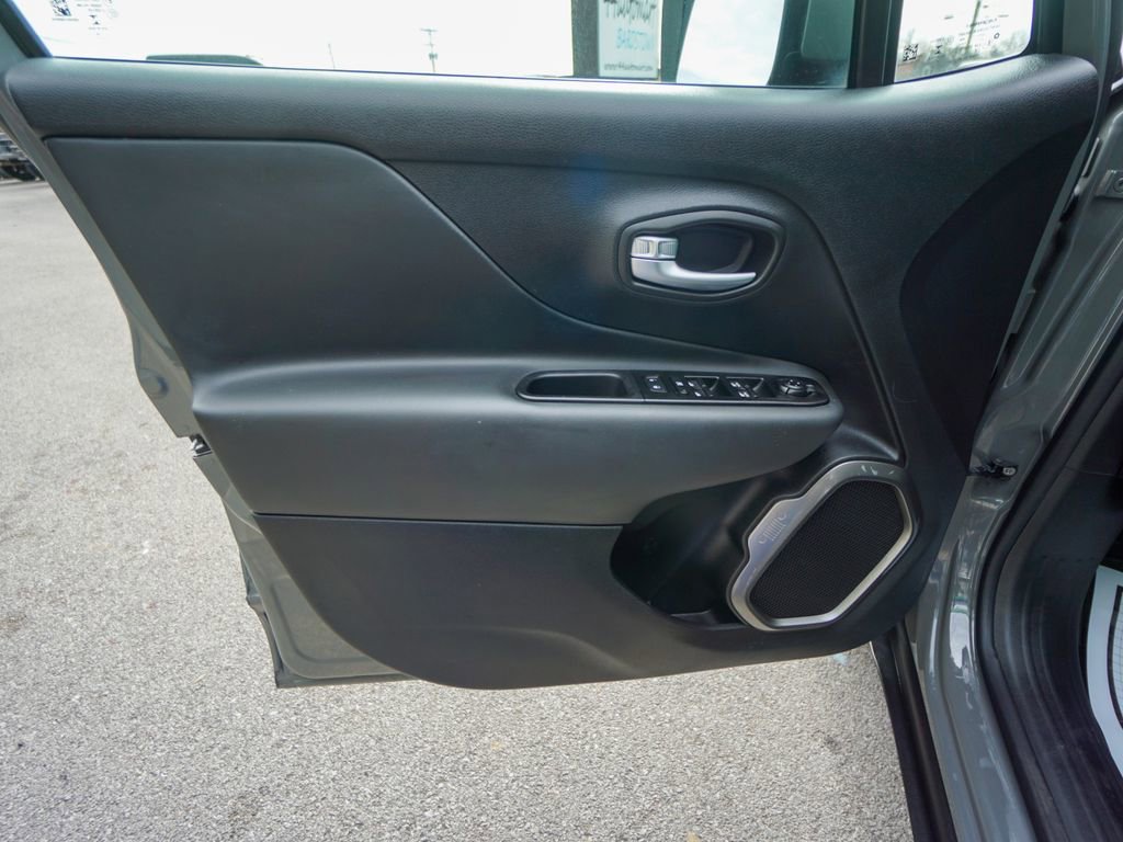 Used 2021 Jeep Renegade Limited image 16