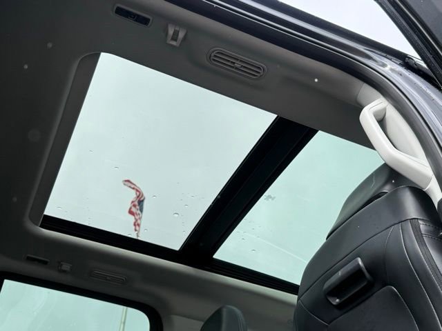 Certified 2025 Ford Expedition Max Platinum image 6