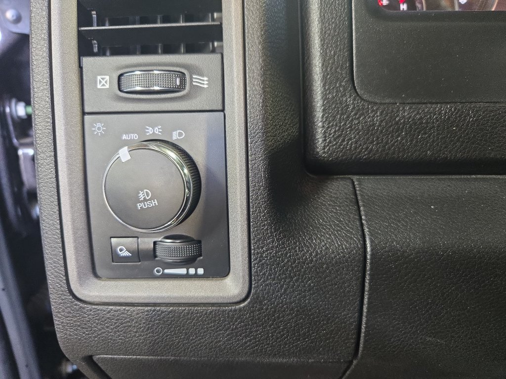 Used 2021 RAM 1500 Express w/ Wheel & Sound Group AWD/4WD image 28