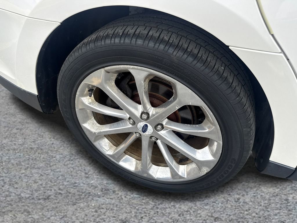 Used 2017 Ford Taurus Limited w/ Driver Assist Package AWD/4WD image 7