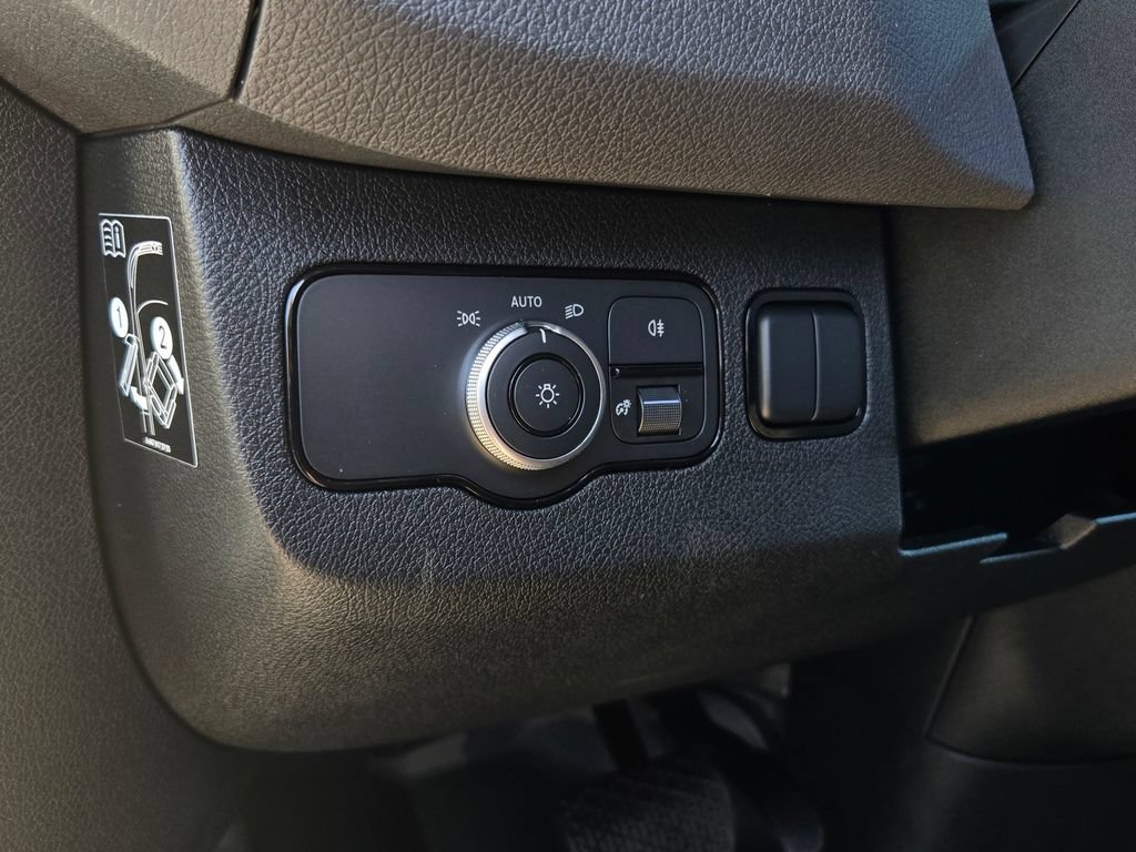 Used 2024 Mercedes-Benz Sprinter 2500 image 16