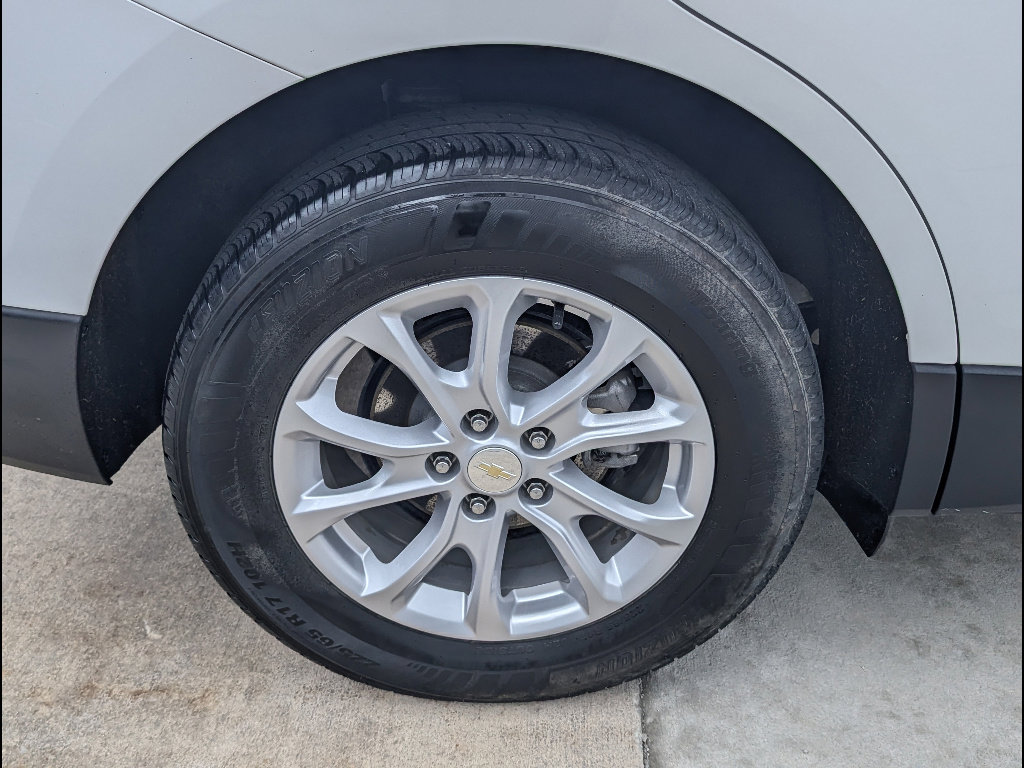 Used 2021 Chevrolet Equinox LS w/ LS Convenience Package image 16