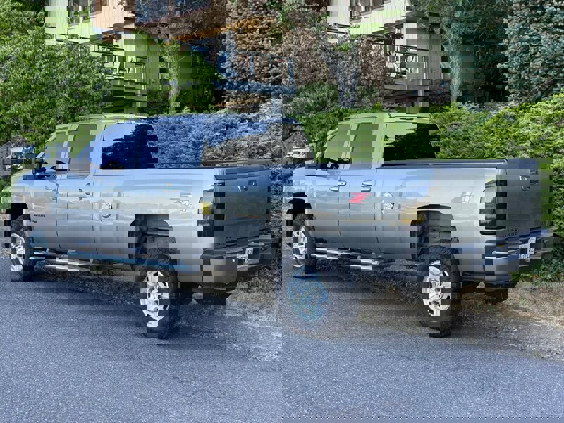 Used 2007 Chevrolet Silverado 3500 LTZ w/ Suspension Package, Off-Road image 3