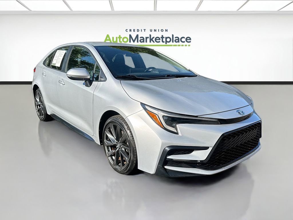 Used 2023 Toyota Corolla SE image 1