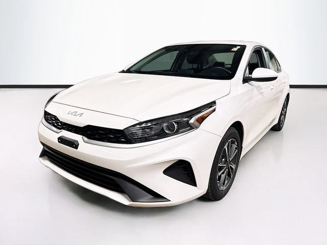 Used 2023 Kia Forte LXS FWD image 3
