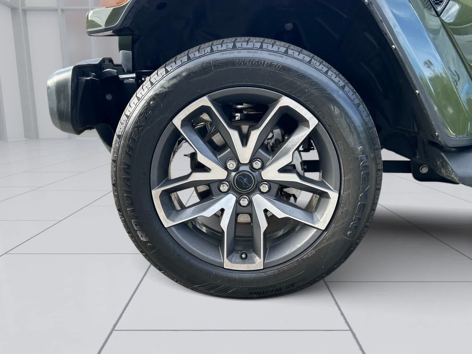 Used 2024 Jeep Wrangler Unlimited w/ Convenience Group AWD/4WD image 9