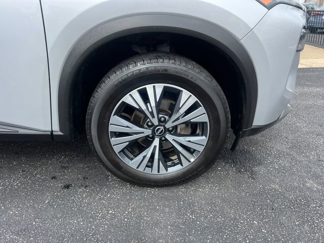 Used 2023 Nissan Rogue SV image 11