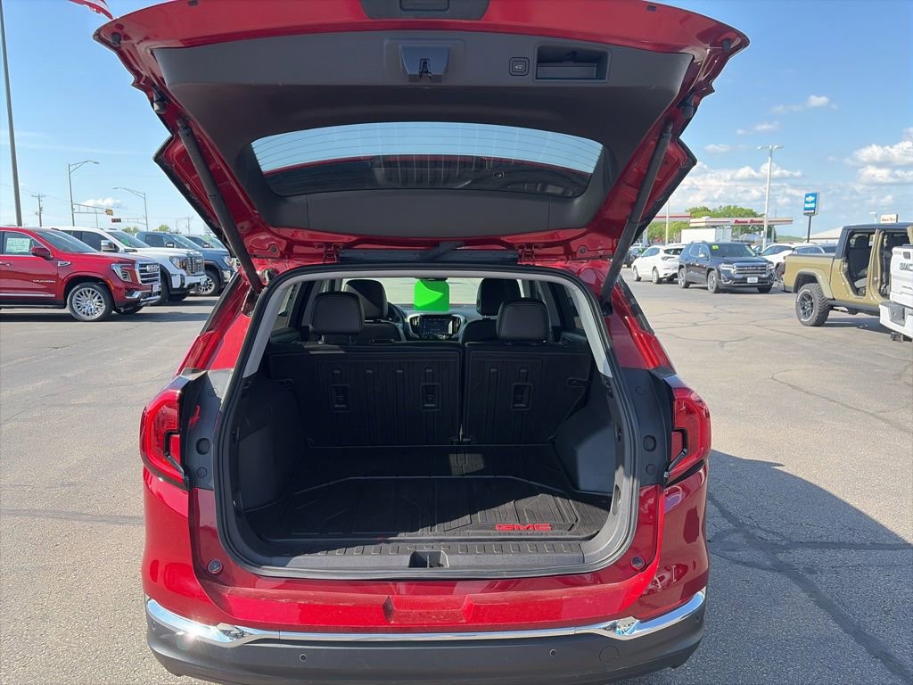 Used 2024 GMC Terrain SLT AWD/4WD image 7