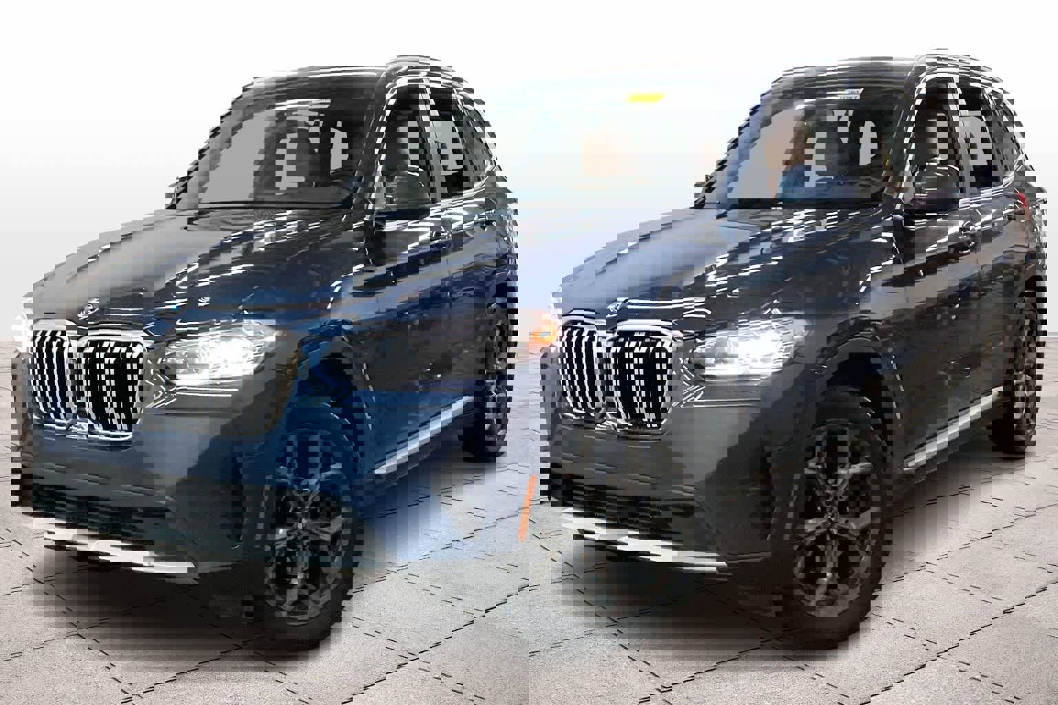 Used 2022 BMW X3 xDrive30i w/ Convenience Package image 1