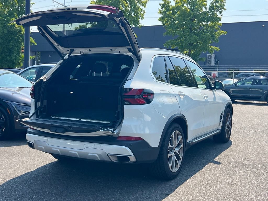 Used 2024 BMW X5 xDrive50e AWD/4WD image 9