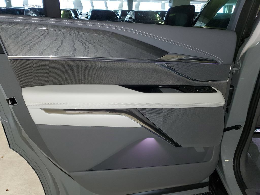 New 2026 Cadillac Escalade IQL Luxury AWD/4WD image 9