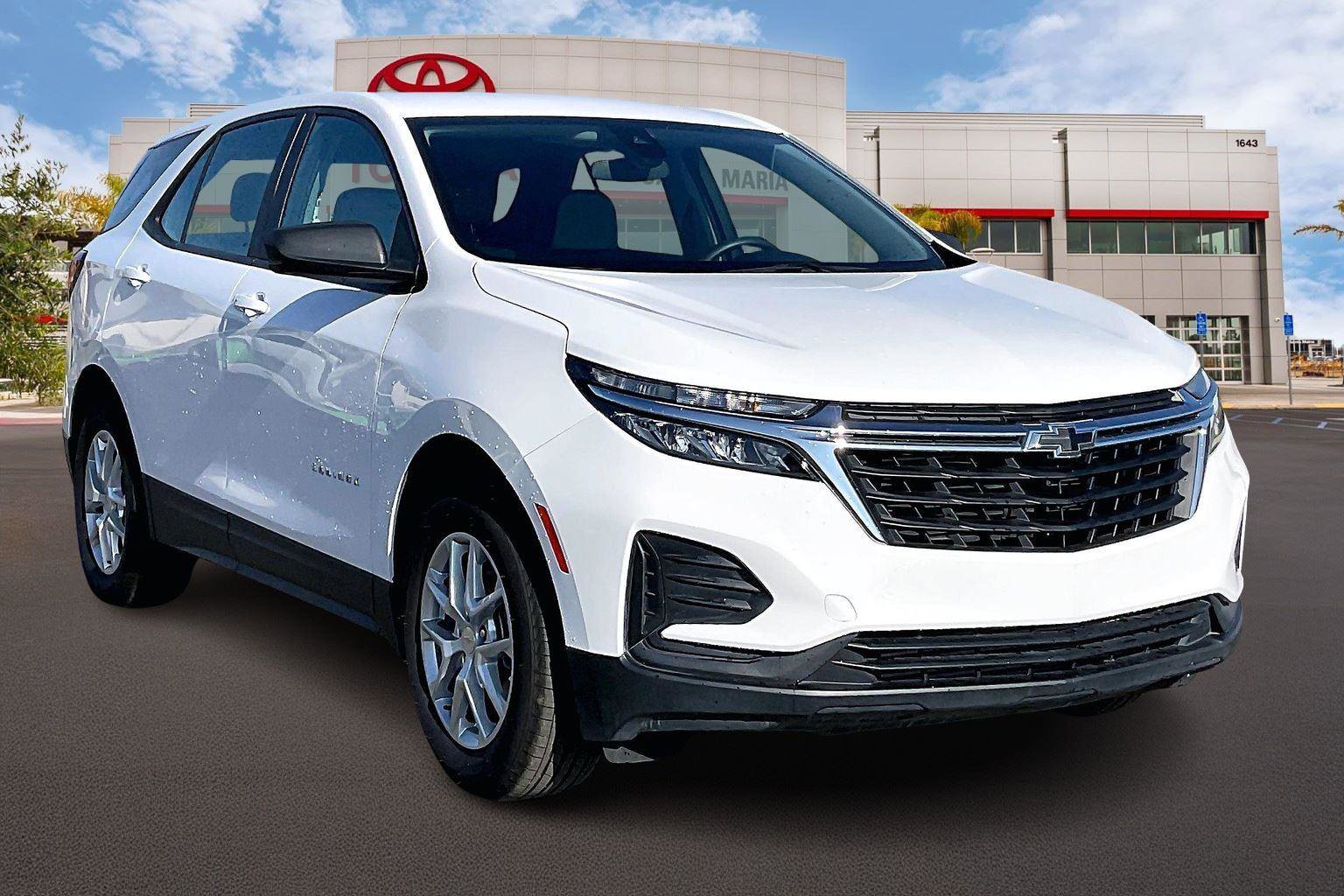 Used 2024 Chevrolet Equinox LS w/ LPO, Cargo Package image 1