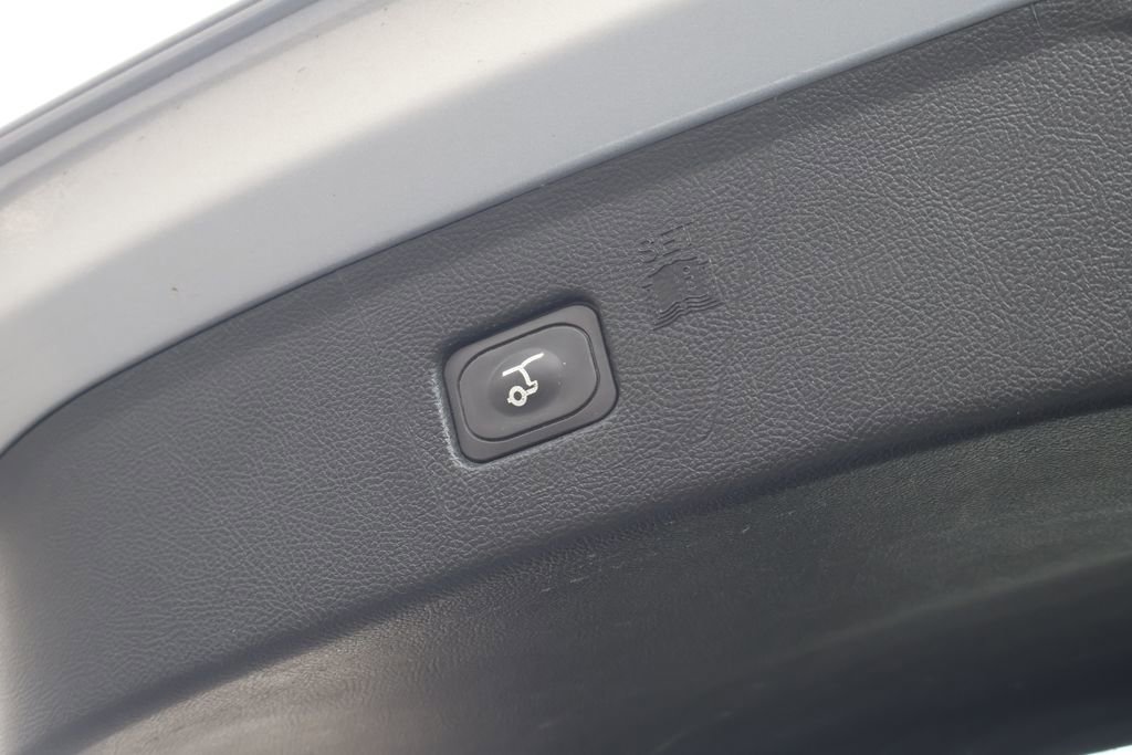 Used 2023 Ford Edge ST image 49