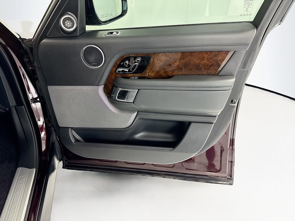 Used 2020 Land Rover Range Rover HSE image 26