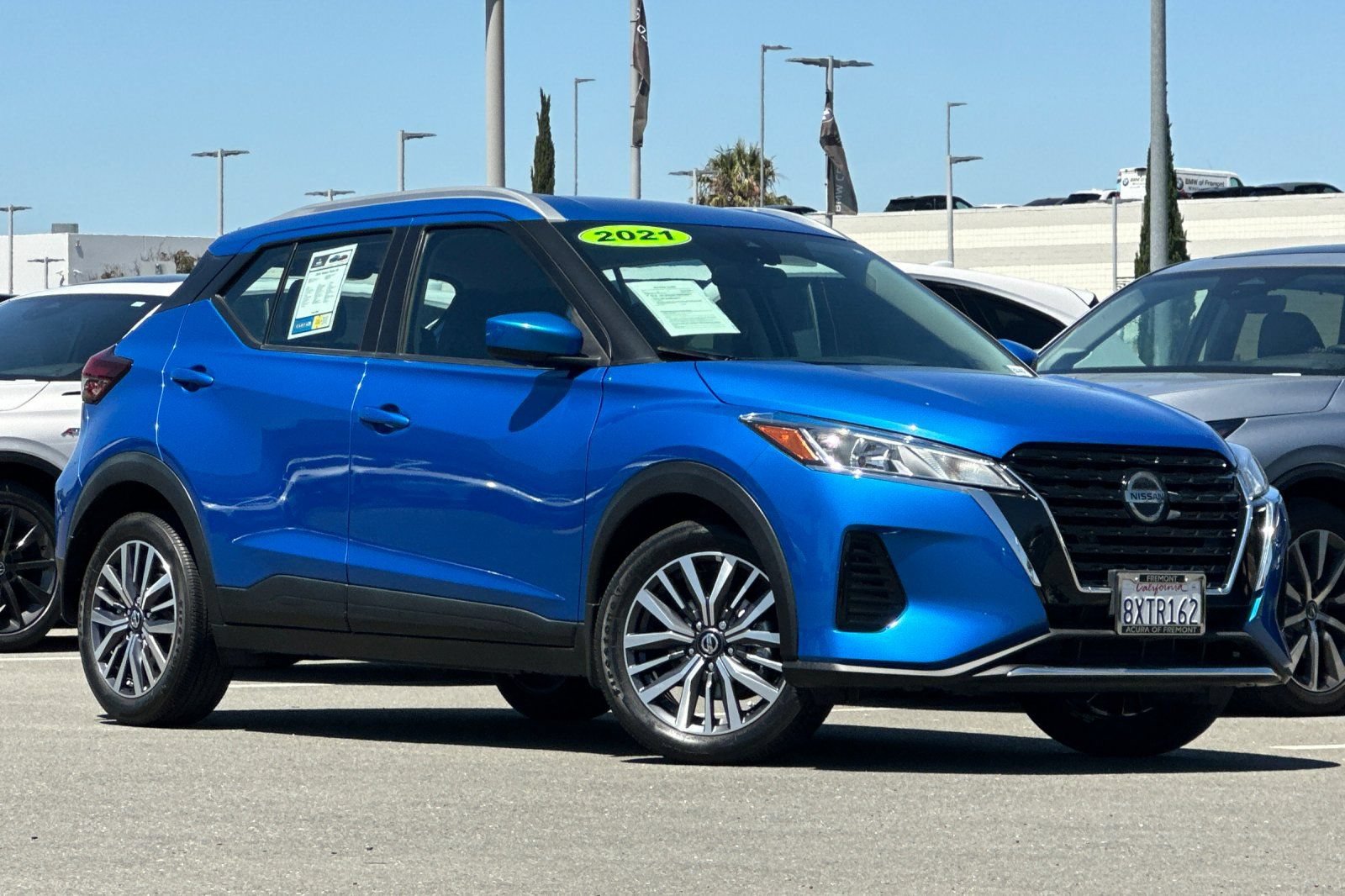 Used 2021 Nissan Kicks SV FWD image 2