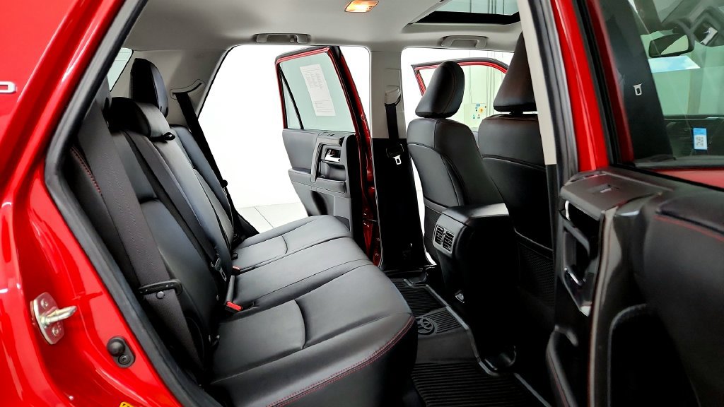 Certified 2024 Toyota 4Runner TRD Off-Road Premium w/ Moonroof Package AWD/4WD image 17