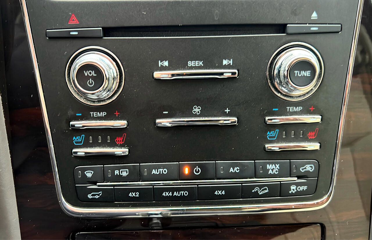 Used 2016 Lincoln Navigator Reserve image 23