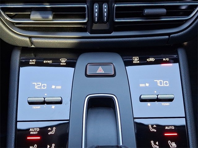 Used 2025 Porsche Macan image 22