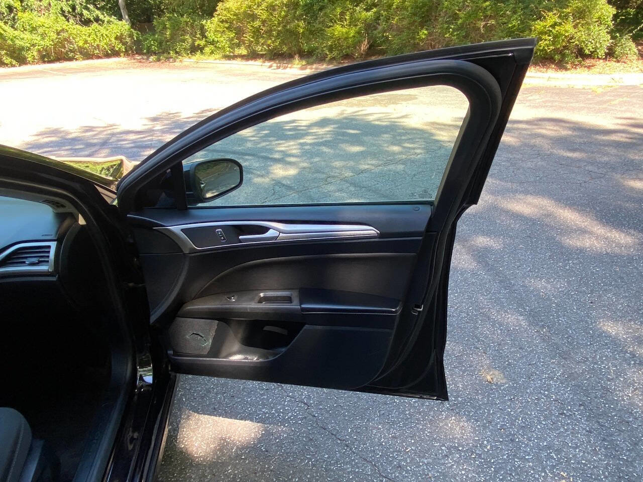 Used 2020 Ford Fusion SE FWD image 38