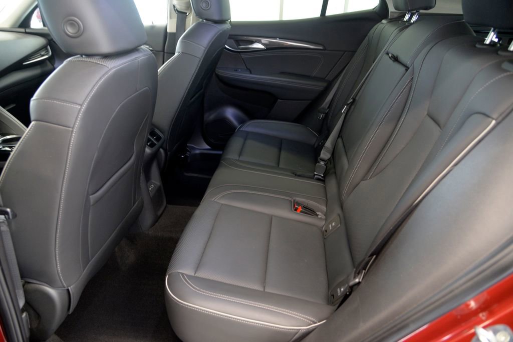 Used 2023 Buick Envision Essence image 27