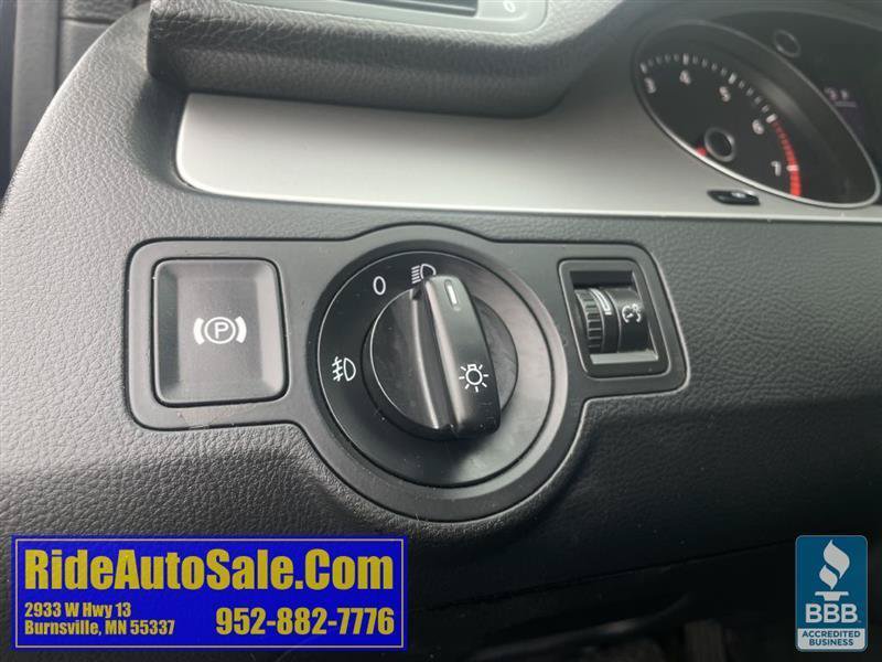 Used 2010 Volkswagen Passat Komfort FWD image 24