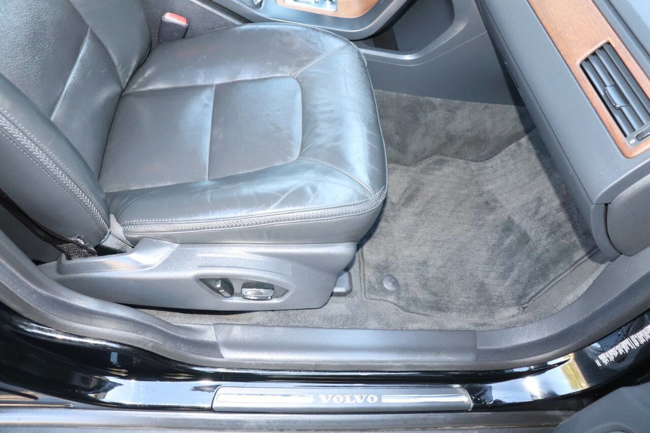 Used 2010 Volvo XC70 3.2 image 39